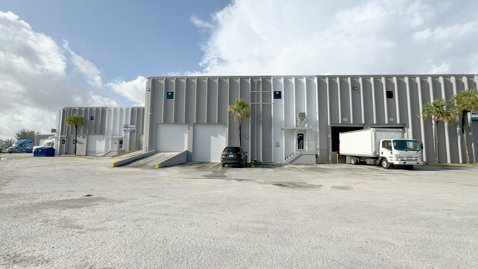 More Photos Of 9304-9384 NW 102nd St, Miami Warehouse For Lease