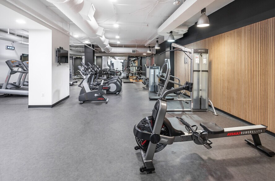 More Photos Of 12110 Sunset Hills Rd, Reston Office For Lease