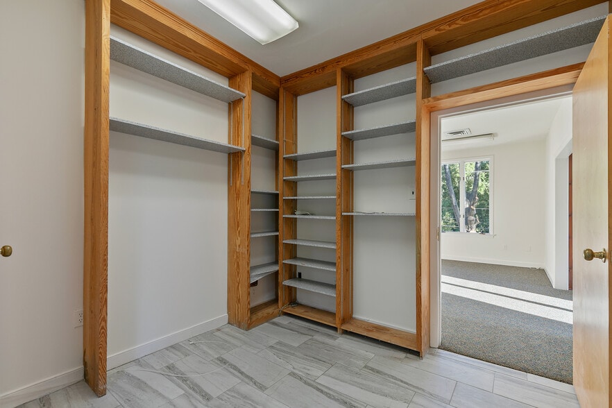 More Photos Of 8417 Patterson Ave, Richmond Office For Lease