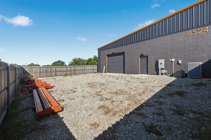More Photos Of 8524 N Sooner Rd, Oklahoma City Industrial For Lease