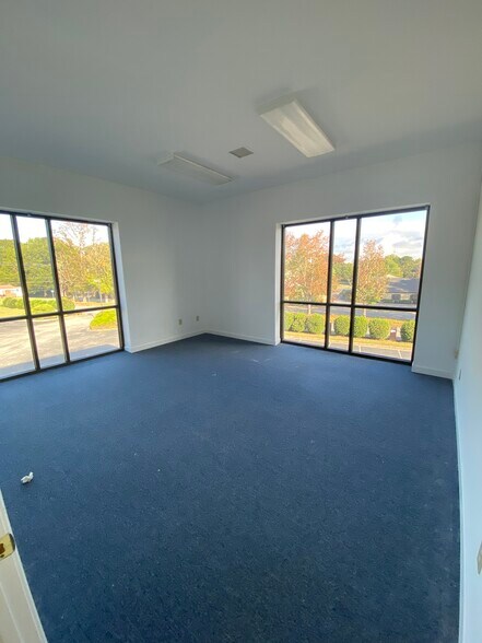 More Photos Of 1934 16th St NE, Hickory Freestanding For Lease