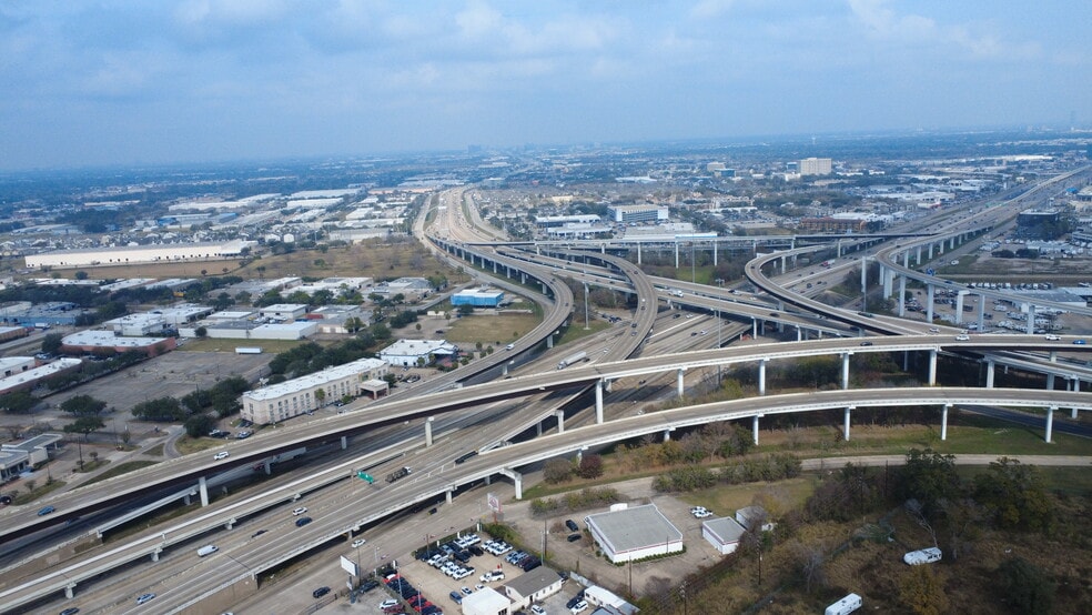More Photos Of 11023 Southwest Fwy, Houston Industrial For Sale