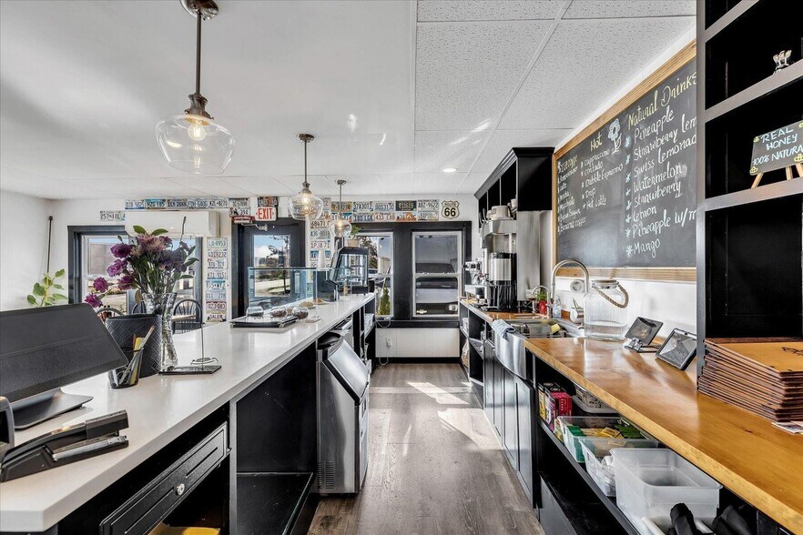 More Photos Of 225 Iyannough Rd, Hyannis Restaurant For Sale