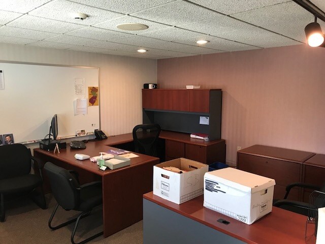 More Photos Of 34-44 W Taylor Ave, Hamilton Office For Lease