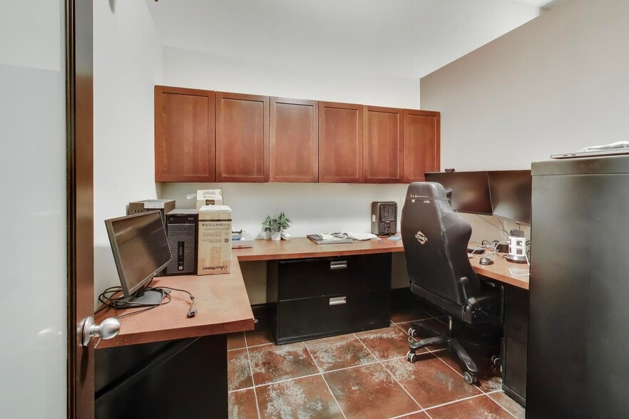 More Photos Of 1636 N Bosworth Ave, Chicago Apartments For Sale