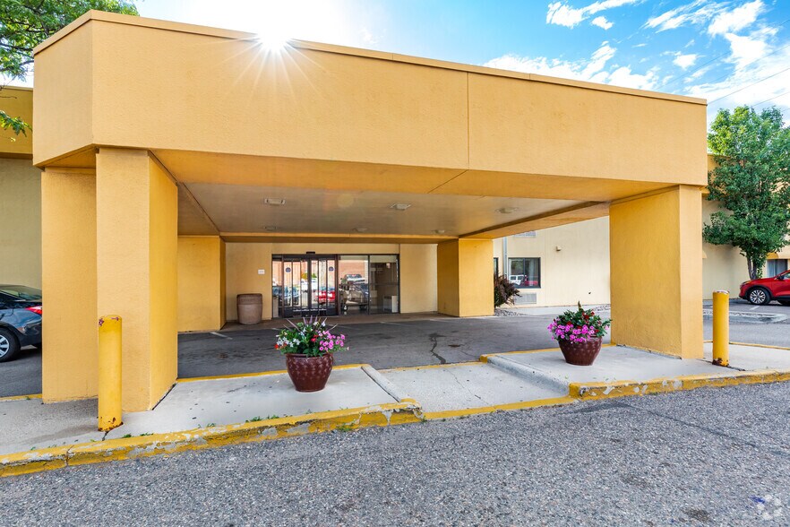 More Photos Of 7815 Nicollet Ave S, Bloomington Hotel For Sale