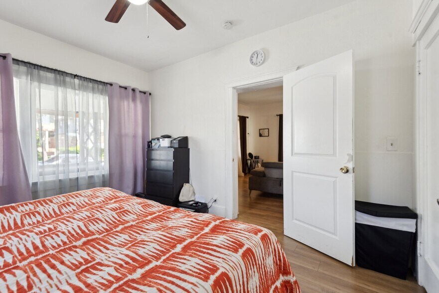 More Photos Of 426 Ivy St, Glendale Apartments For Sale