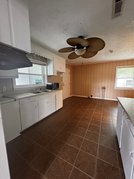 More Photos Of 3095 Hartford Hwy, Dothan Office For Sale