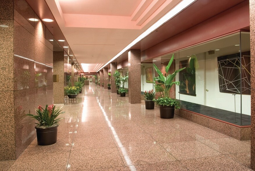 More Photos Of 15821 Ventura Blvd, Encino Office For Lease