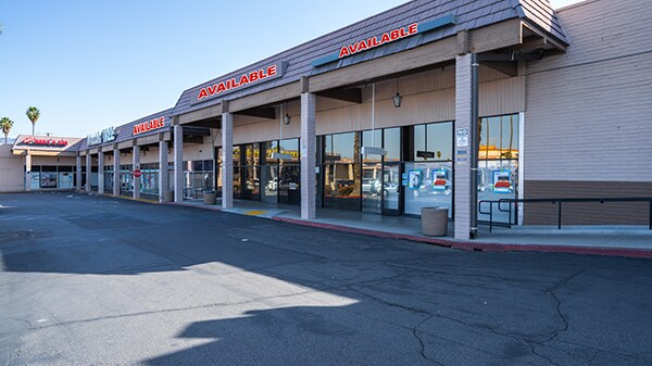 More Photos Of 1301-1699 E Florida Ave, Hemet Unknown For Lease