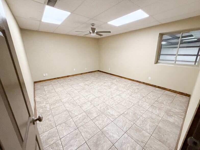 More Photos Of 2031 Trade Dr, Midland Showroom For Sale