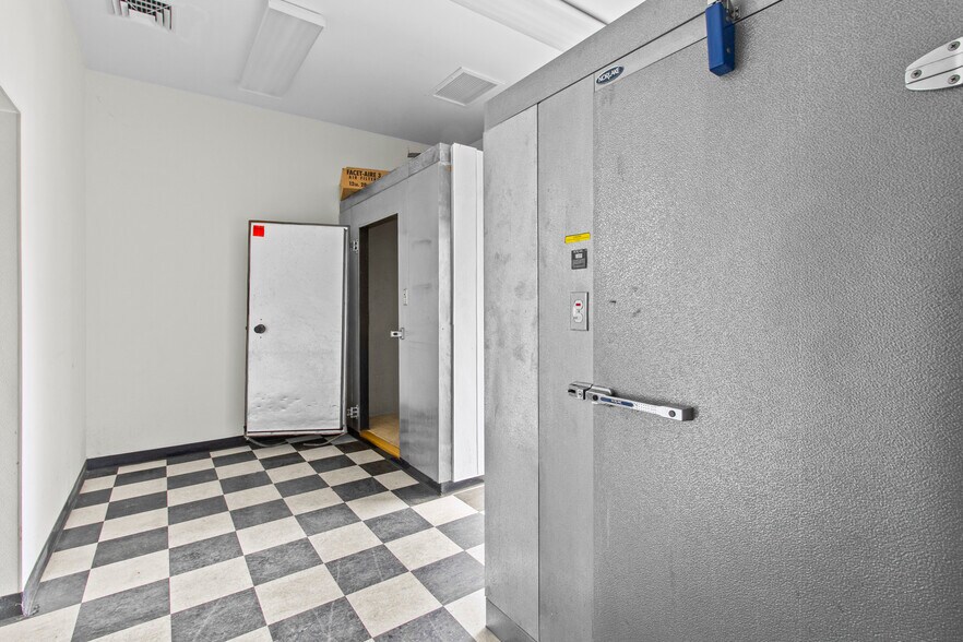 More Photos Of 470 N 4th St, Aurora Freestanding For Sale