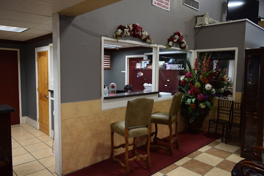 More Photos Of 1115 Broadway St, Houston Freestanding For Sale