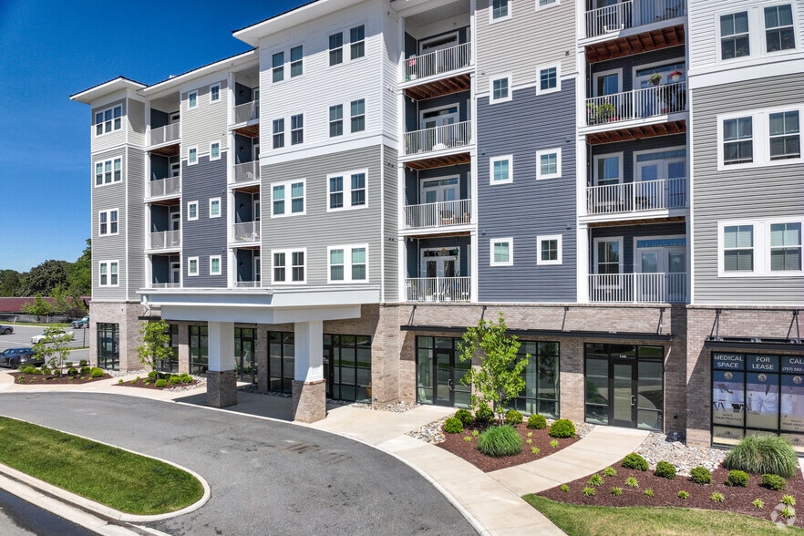 More Photos Of Bridgeport Way & Knotts Point Lane, Suffolk Unknown For Lease