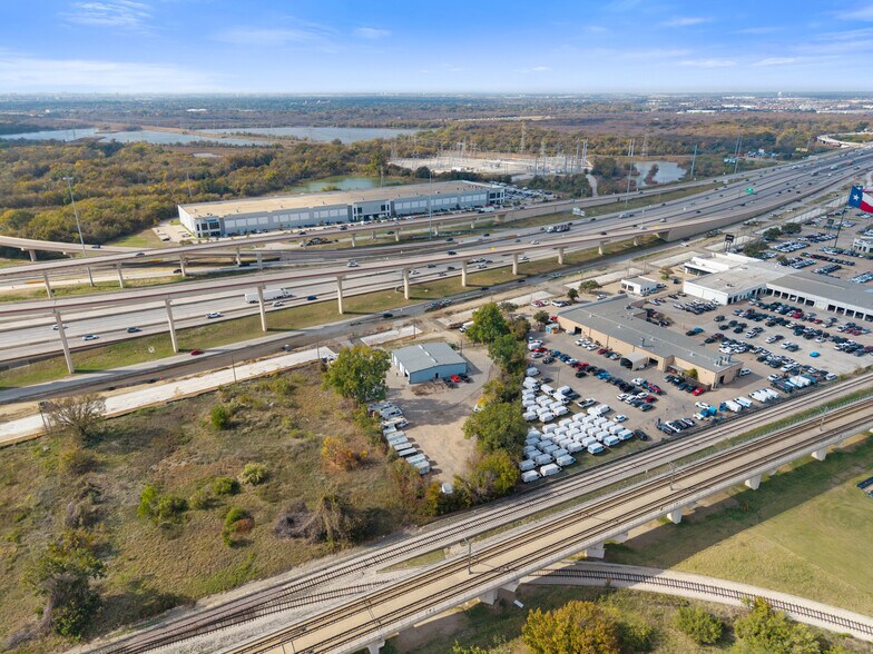 More Photos Of 2630 N Interstate 35E, Carrollton Service For Lease