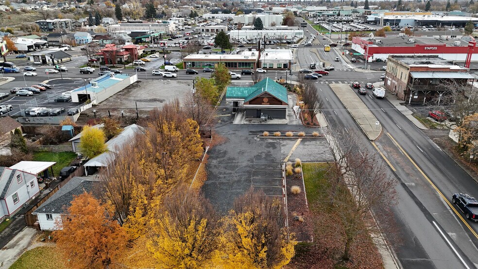 More Photos Of 2703 N Division St, Spokane Freestanding For Sale