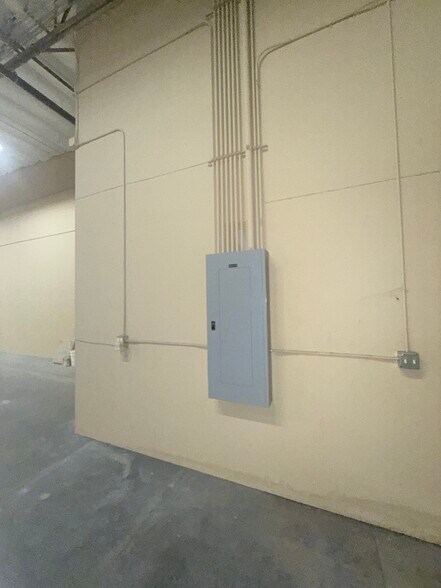 More Photos Of 45090 Golf Center Pky, Indio Warehouse For Sale