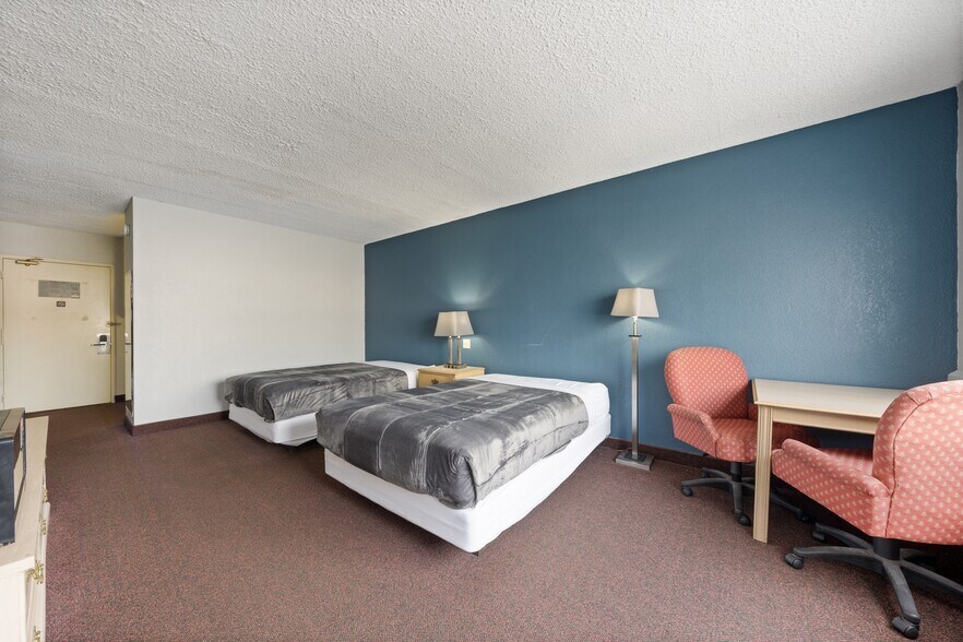 More Photos Of 1530 Cleveland Rd, Sandusky Hotel For Sale