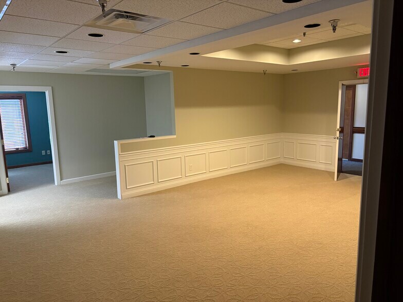More Photos Of 6728 Loop Rd, Centerville Medical For Sale