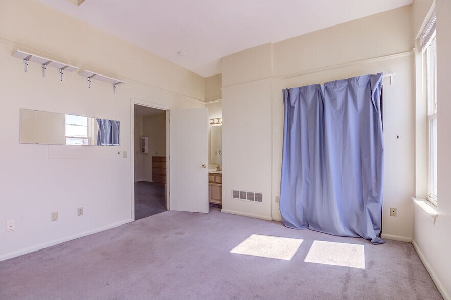 More Photos Of 100 W High St, Oxford Storefront Retail Residential For Sale