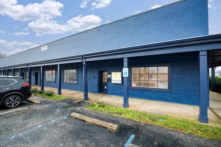 More Photos Of 2825 S Crater Rd, Petersburg Storefront Retail Office For Sale