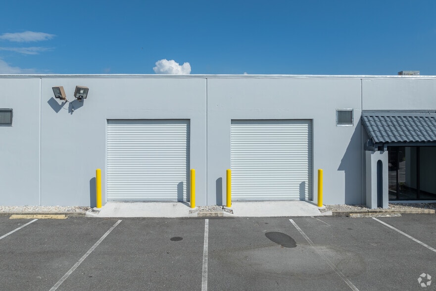 More Photos Of 3443-3479 Parkway Center Ct, Orlando Unknown For Lease