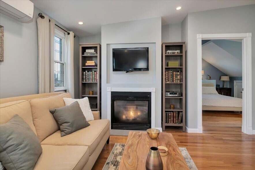 More Photos Of 139 A Bradford St, Provincetown Storefront Retail Residential For Sale