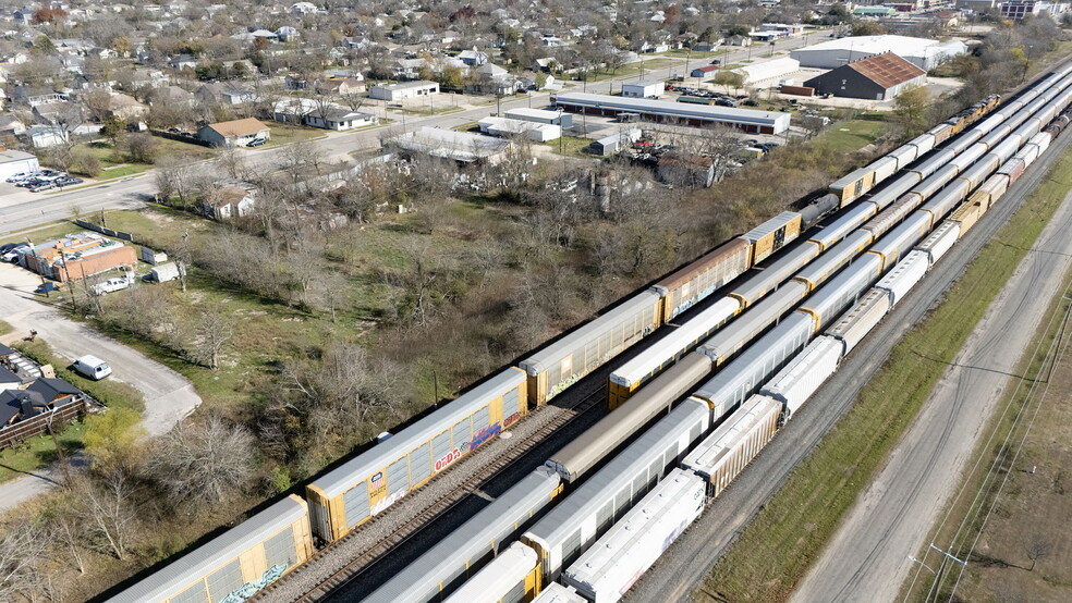 More Photos Of 921 W 2nd St, Taylor Land For Sale