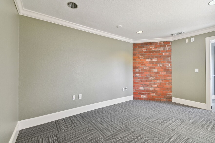More Photos Of 1137 Bartow Rd, Lakeland Office For Lease