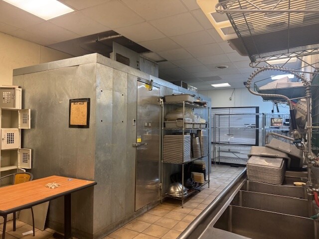 More Photos Of 35 White St, South Burlington Fast Food For Lease