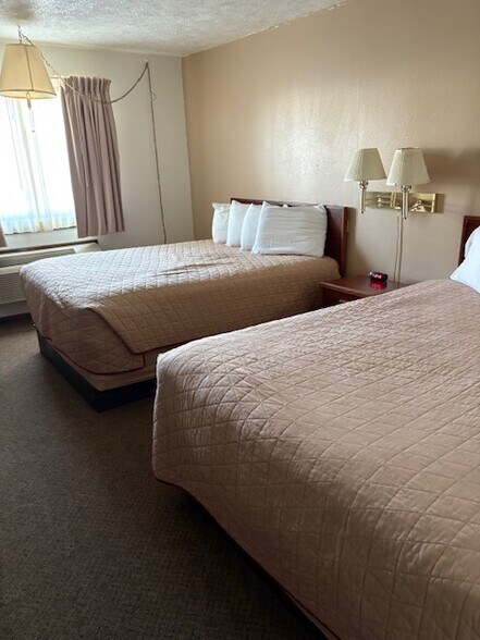 More Photos Of 900 E 7th St, Wayne Hotel For Sale