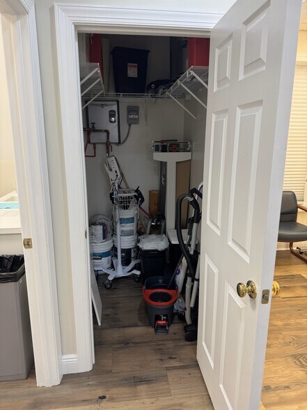 More Photos Of 1044 Goodlette-Frank Rd N, Naples Medical For Lease