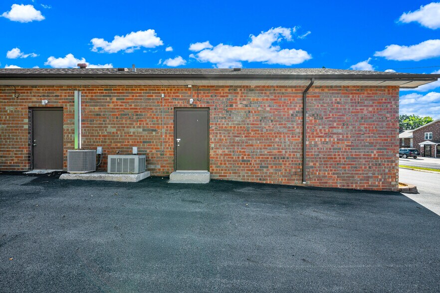 More Photos Of 4601 N University St, Peoria Unknown For Lease