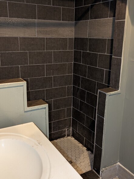 More Photos Of 7418 Chef Menteur Hwy, New Orleans Hotel For Sale