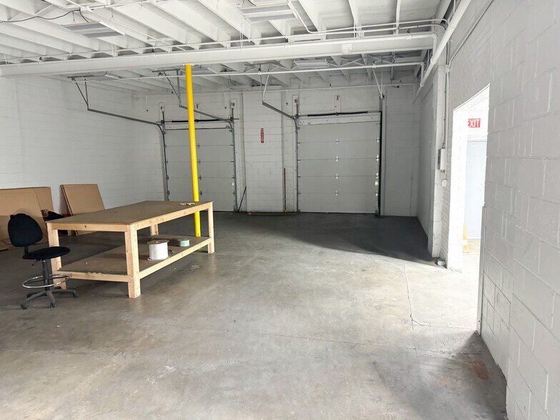 More Photos Of 585 11th St NW, Hickory Manufacturing For Lease