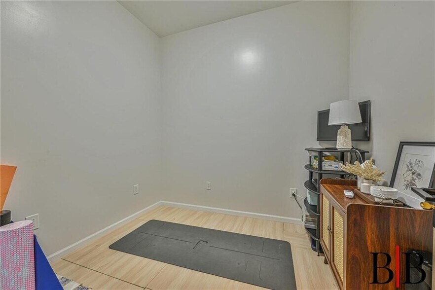 More Photos Of 6322 20th Ave, Brooklyn Storefront For Sale