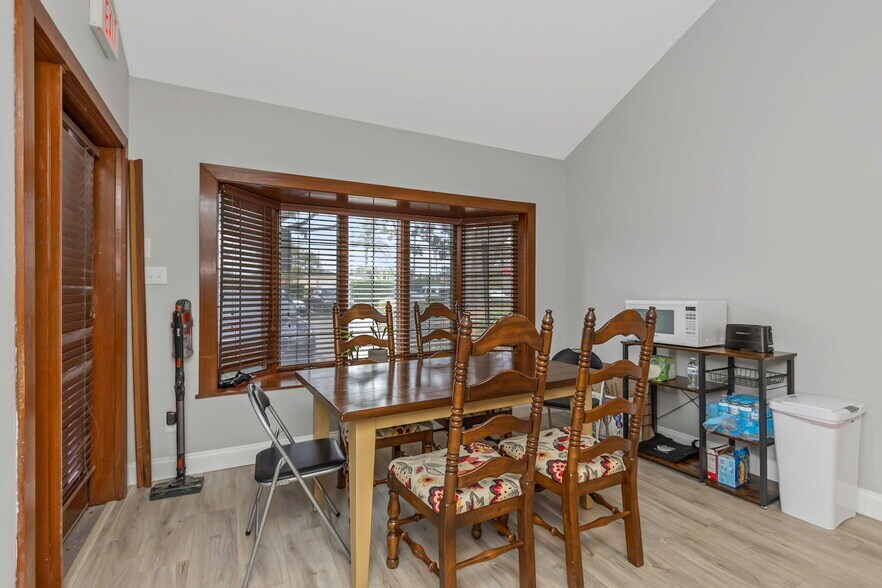 More Photos Of 1022 Main St, Dunedin Medical For Sale