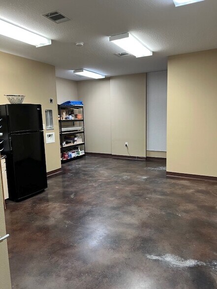 More Photos Of 612 State Highway 3, League City Freestanding For Sale