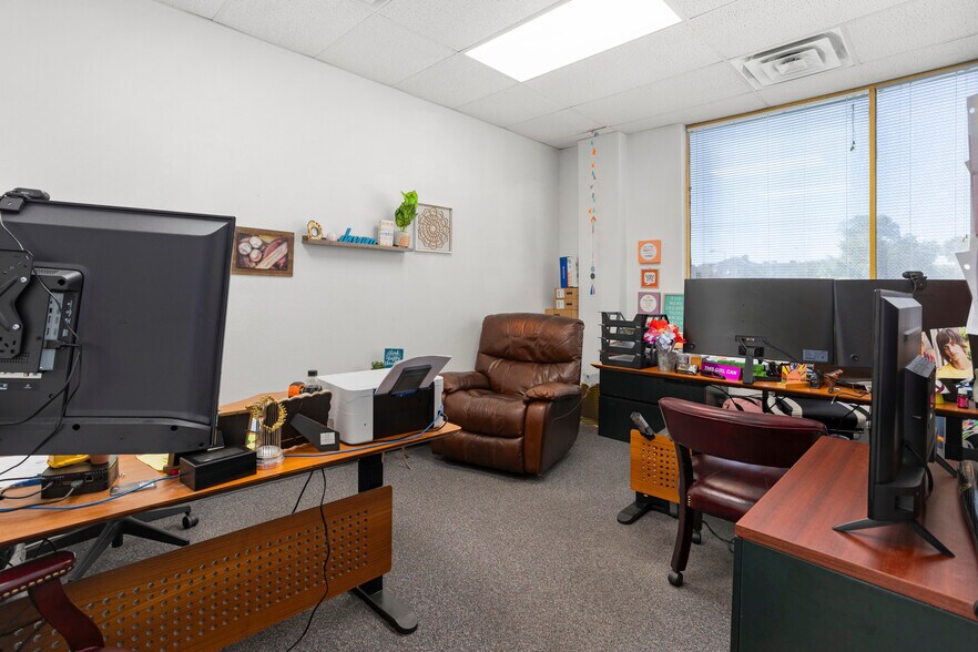 More Photos Of 910 Collier St, Fort Worth Loft Creative Space For Lease