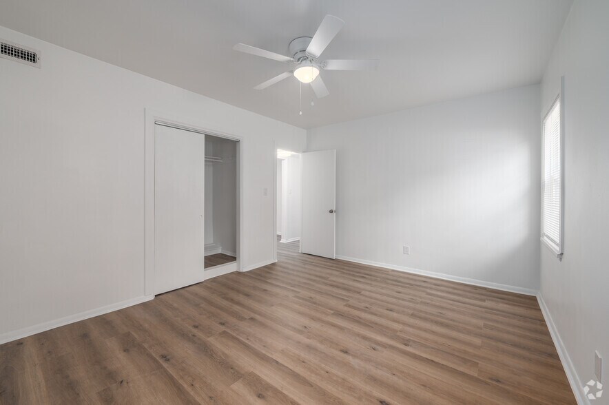 More Photos Of 20000 Van Aken Blvd, Shaker Heights Apartments For Sale