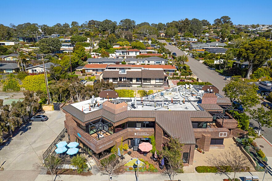 More Photos Of 915 Camino del Mar, Del Mar Office Residential For Lease