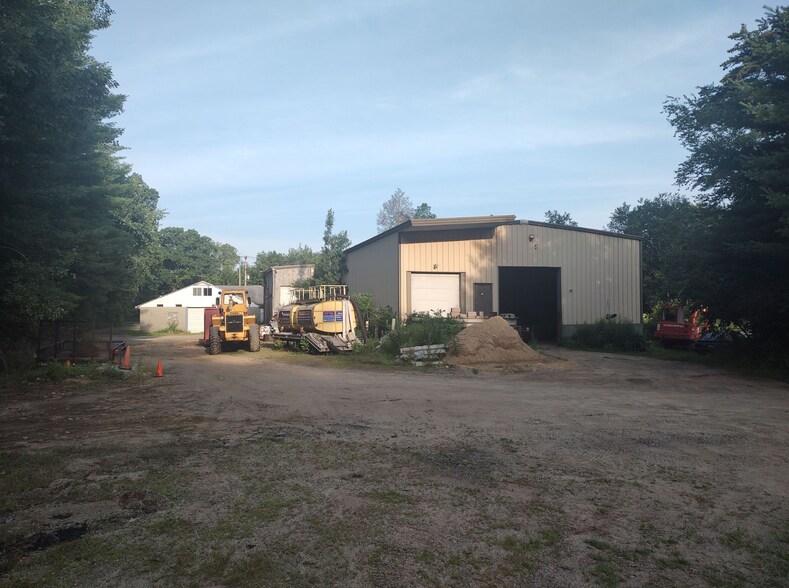 More Photos Of 30 Meadow Rd, Spencer Flex For Sale
