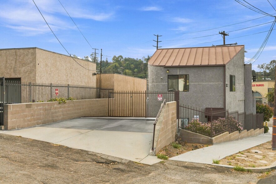 More Photos Of 1063 Colorado Blvd, Eagle Rock Medical For Sale