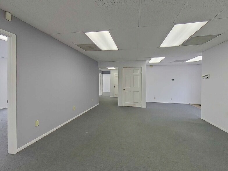 More Photos Of 302 W Grand Ave, El Segundo Office For Lease
