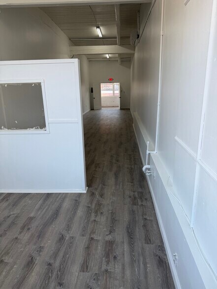 More Photos Of 60 Dickerson St, Newark Light Manufacturing For Lease