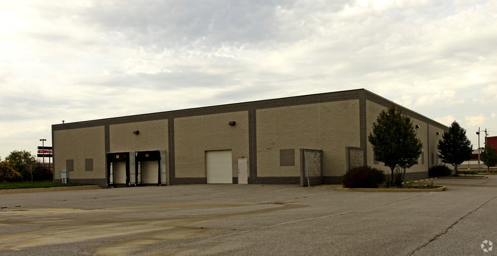 More Photos Of 21600 Miles Rd, North Randall Flex For Lease
