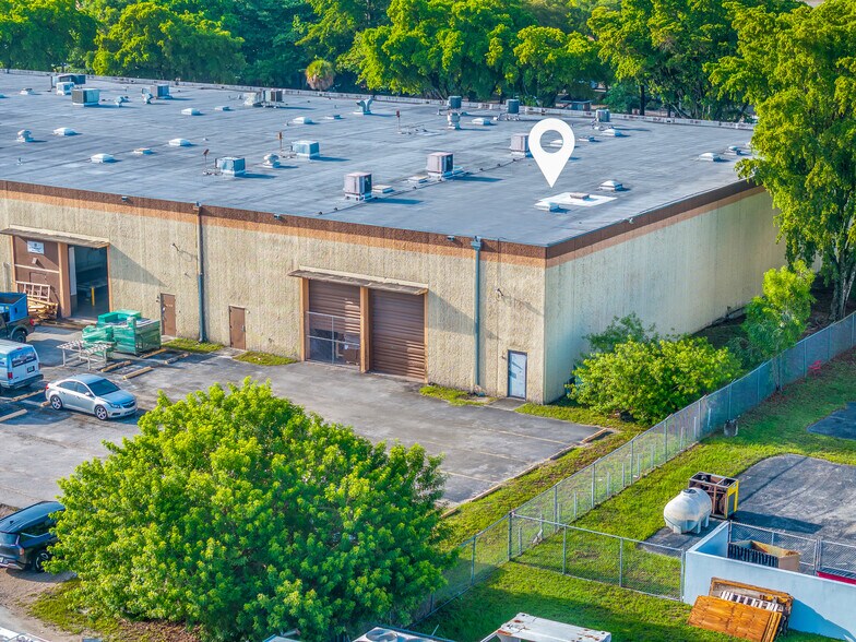 More Photos Of 5401-5491 NW 159th St, Hialeah Warehouse For Lease