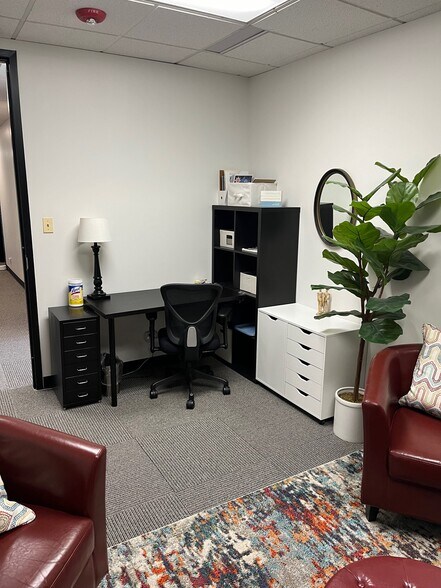 More Photos Of 2600 Warrenville Rd, Downers Grove Office For Lease