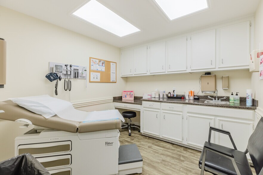 More Photos Of 412 E 4th Ave, Cordele Healthcare For Sale