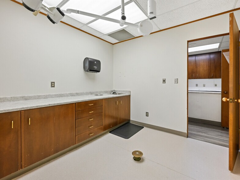 More Photos Of 2530 N 8th St, Grand Junction Medical For Sale